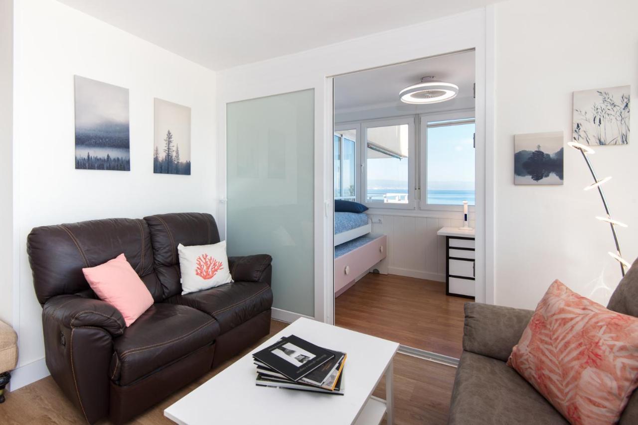 Apartament Magic Of The Ocean, Front Line In Playamar-parking, Sea Views, Pool, Tenis, Paddle, Wifi And Aircon *