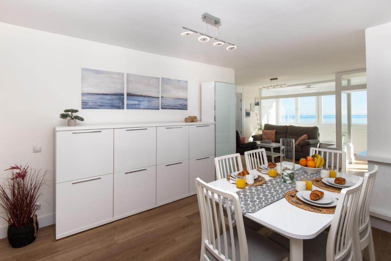Magic Of The Ocean, Front Line In Playamar-parking, Sea Views, Pool, Tenis, Paddle, Wifi And Aircon Apartament *