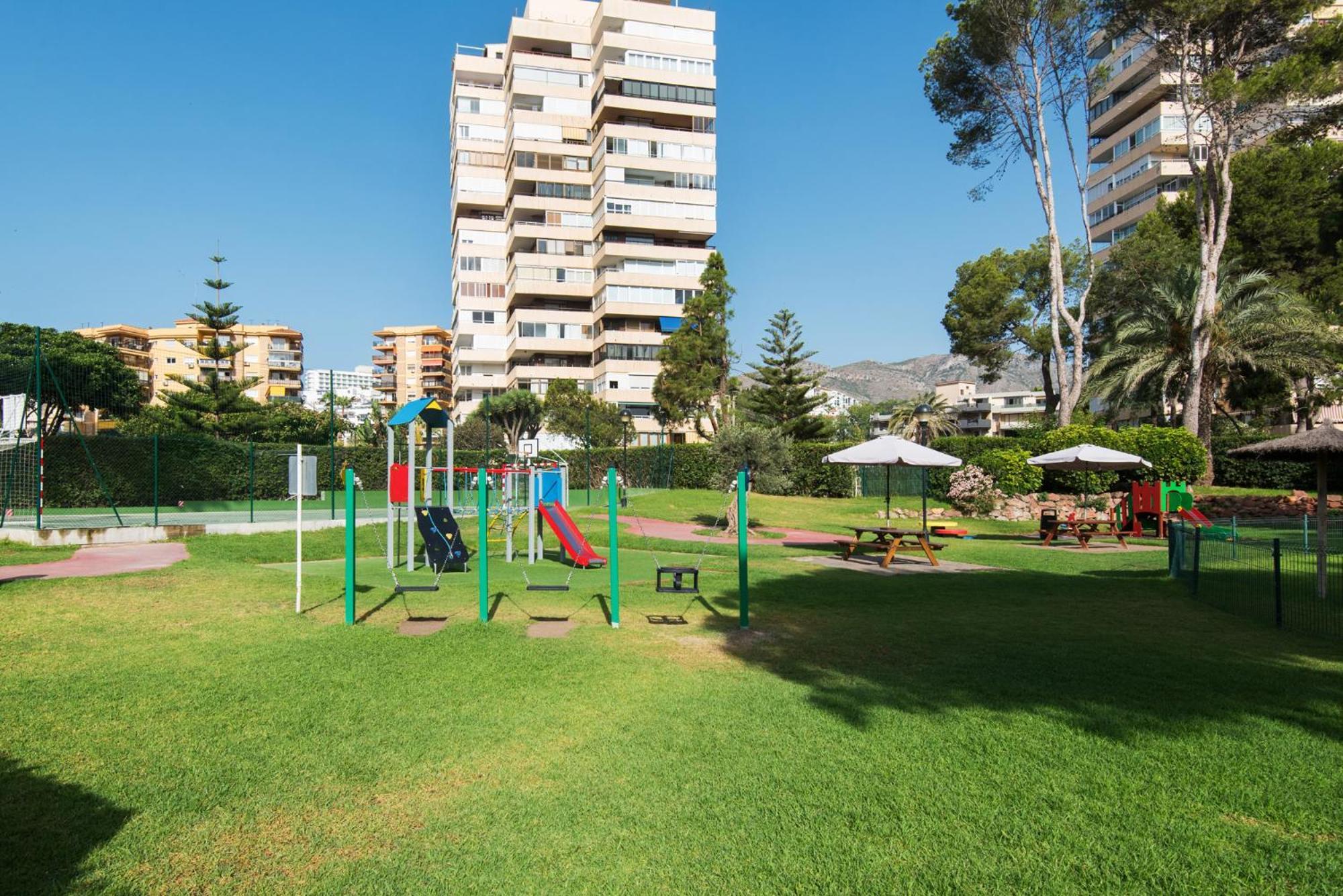 Magic Of The Ocean, Front Line In Playamar-parking, Sea Views, Pool, Tenis, Paddle, Wifi And Aircon Appartement *