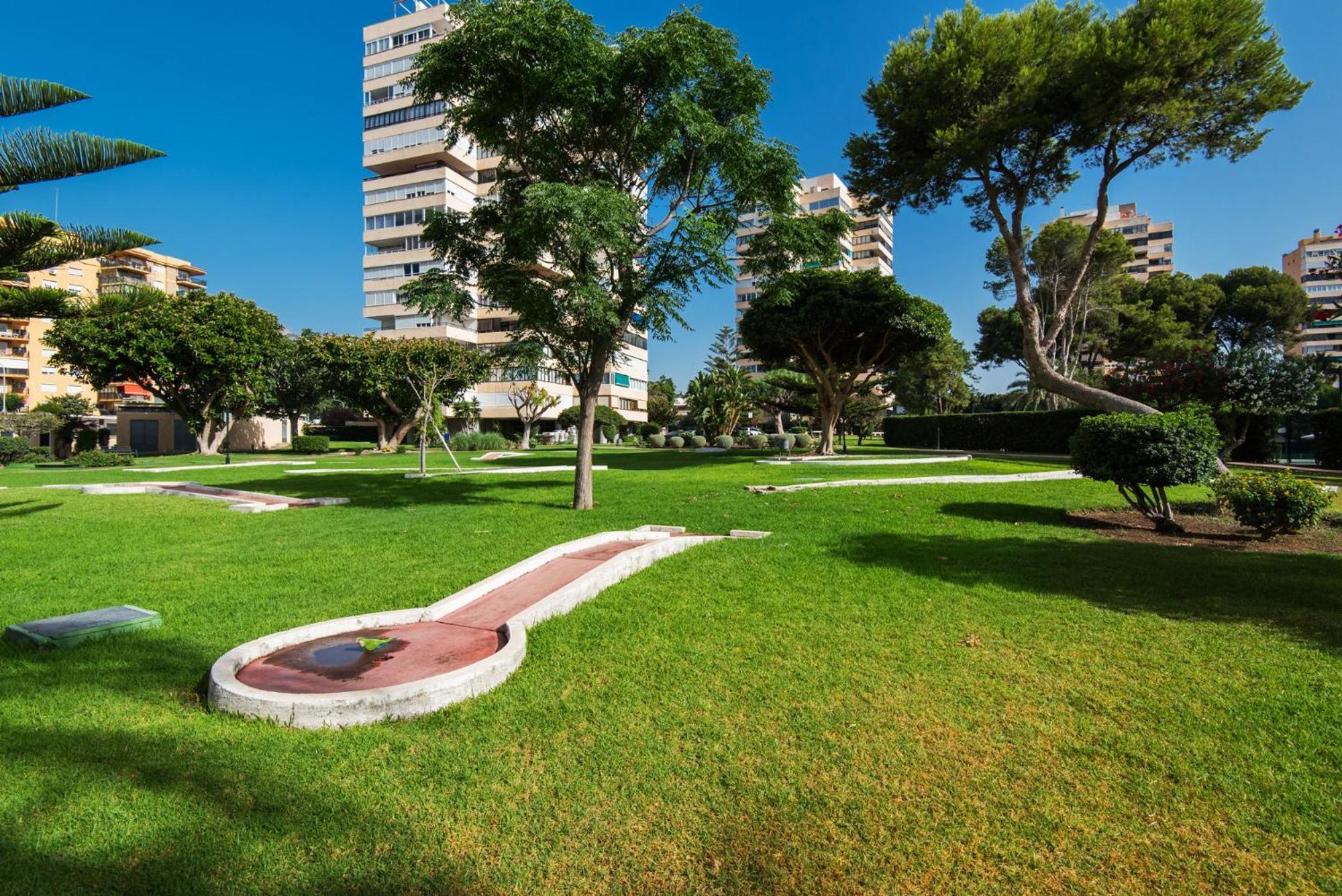 Apartament Magic Of The Ocean, Front Line In Playamar-parking, Sea Views, Pool, Tenis, Paddle, Wifi And Aircon