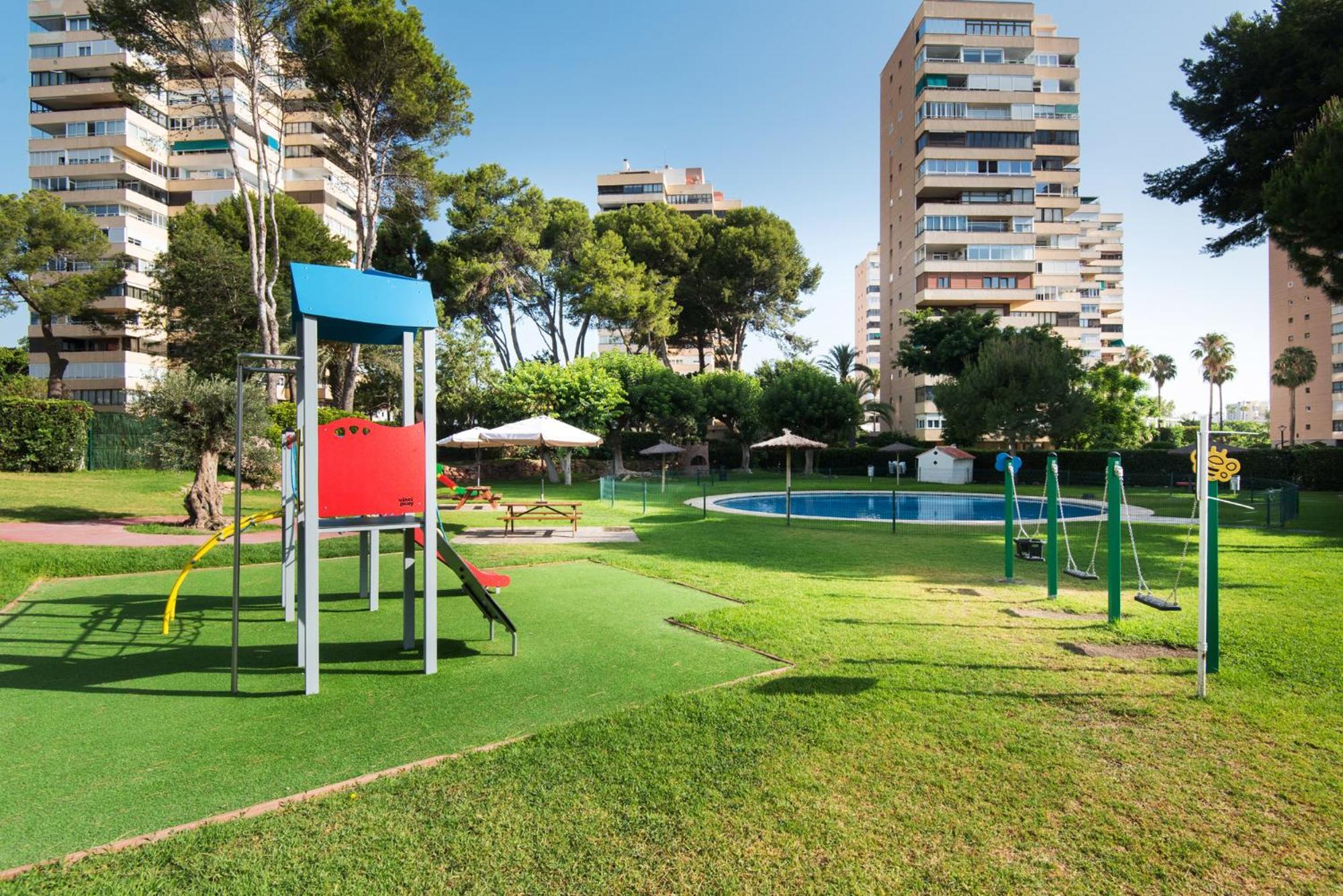 Magic Of The Ocean, Front Line In Playamar-parking, Sea Views, Pool, Tenis, Paddle, Wifi And Aircon Appartement Torremolinos