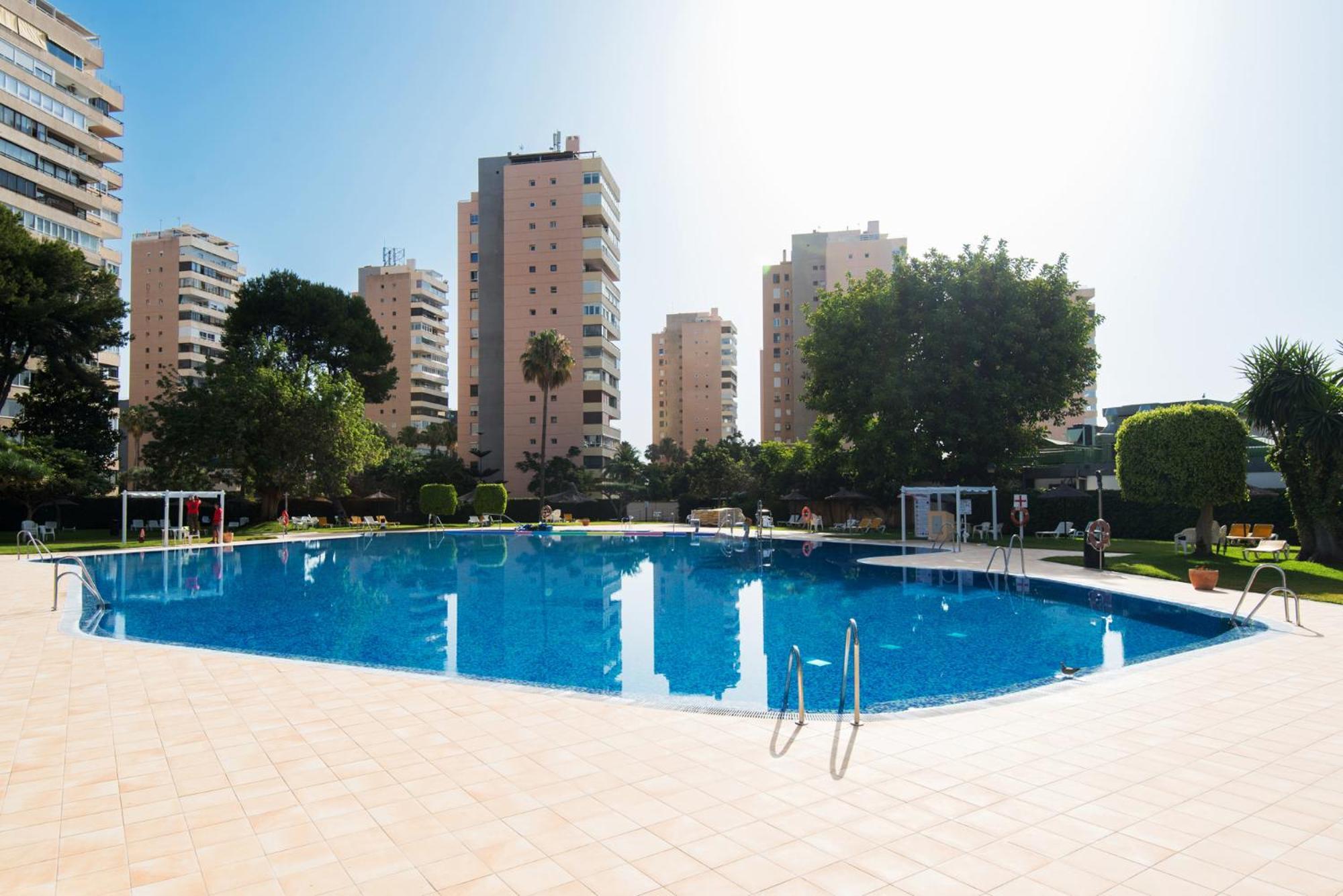 Magic Of The Ocean, Front Line In Playamar-parking, Sea Views, Pool, Tenis, Paddle, Wifi And Aircon Appartement *