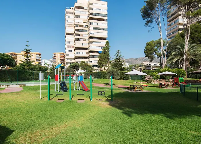 Magic Of The Ocean, Front Line Beach In Playamar-Parking, Sea Views, Pool, Tenis, Paddle, Wifi And Aircon
